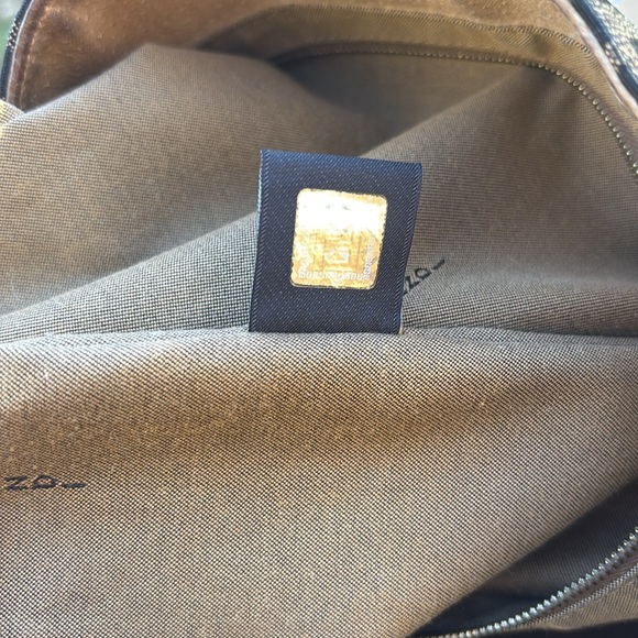 Fendi bag great condition - Picture 8 of 11